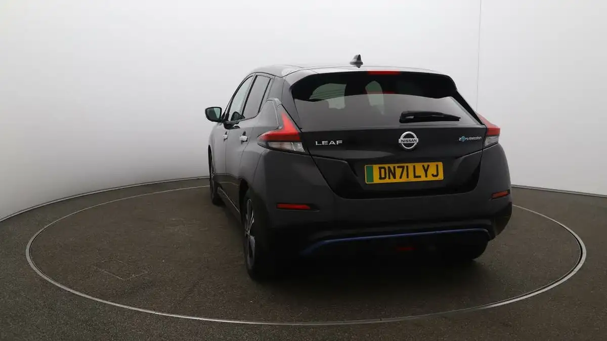 2021-nissan-leaf-e-tekna-big-53