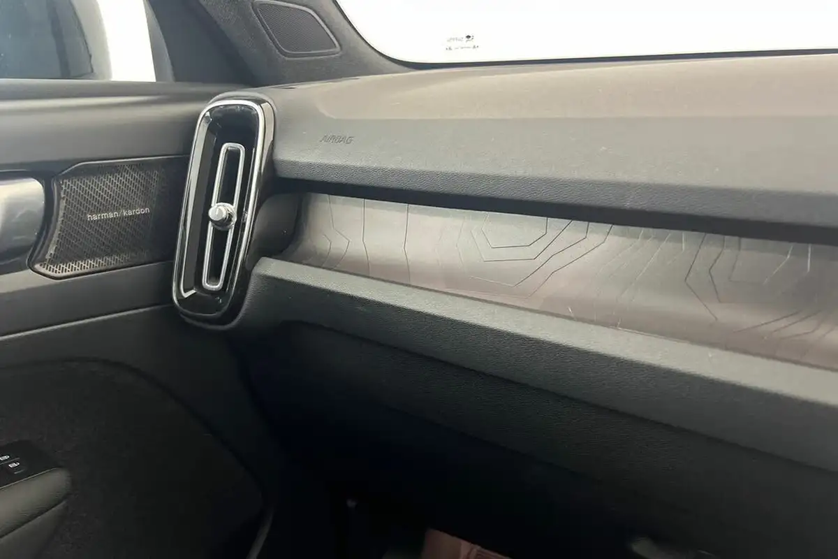 2022-volvo-c40-e-twin-recharge-pro-big-33