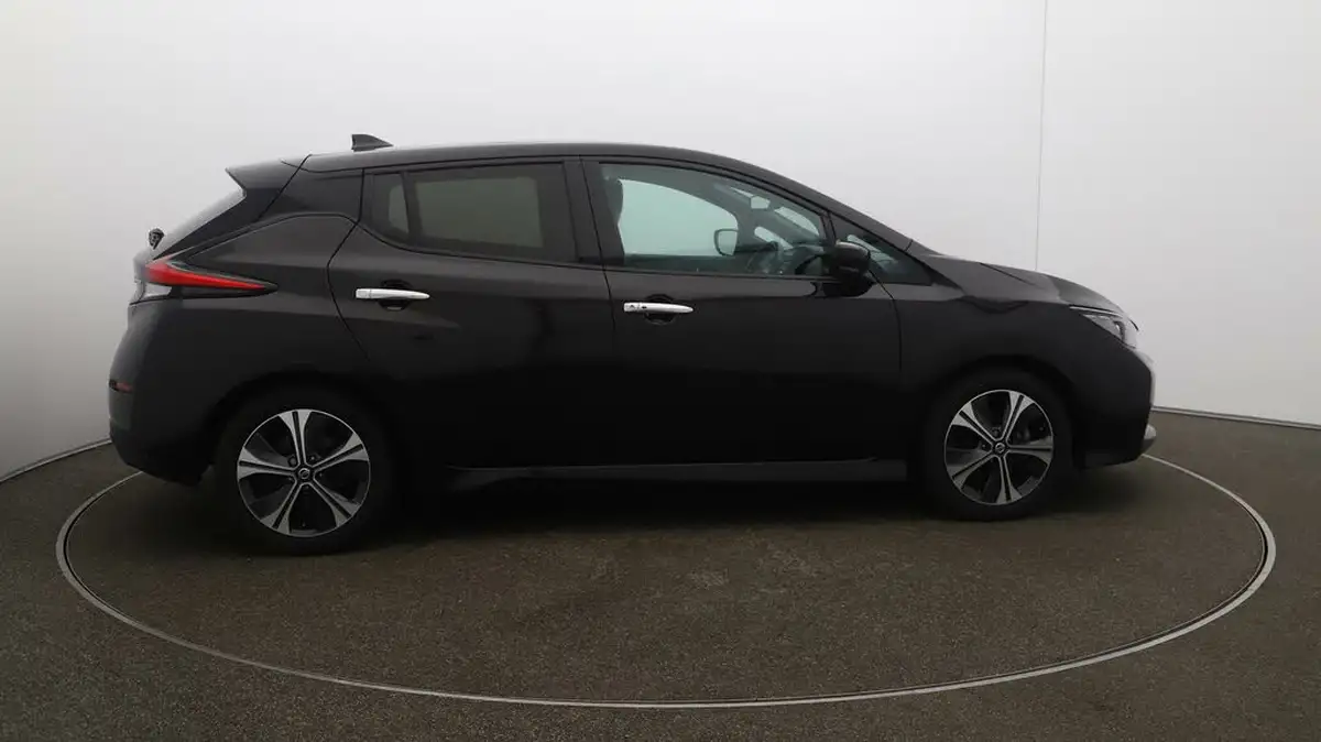 2021-nissan-leaf-e-tekna-big-8
