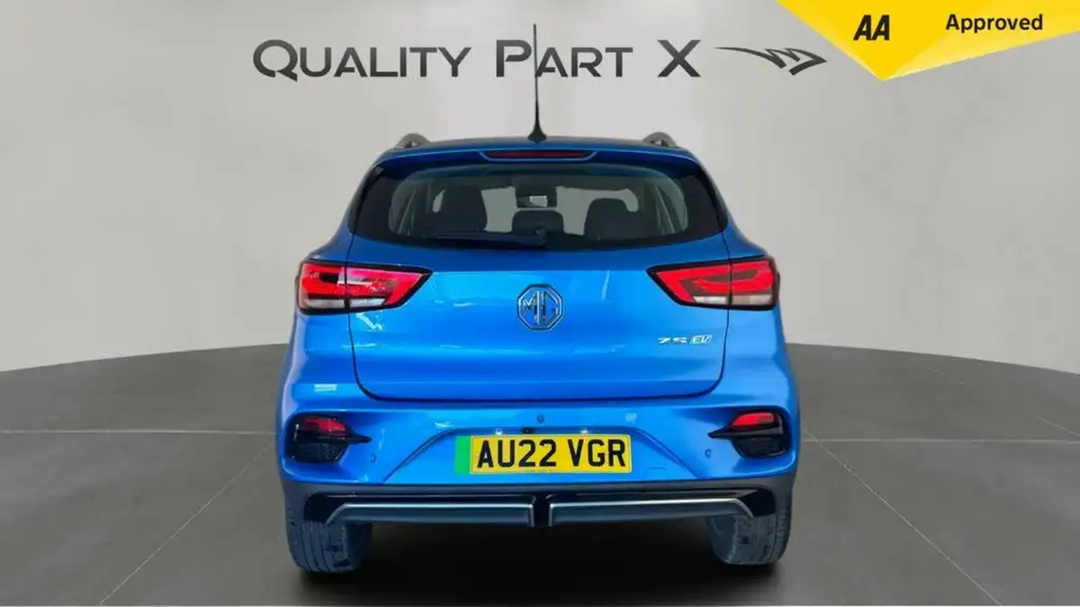 2022-mg-zs-suv-e-trophy-ev-176ps-big-3