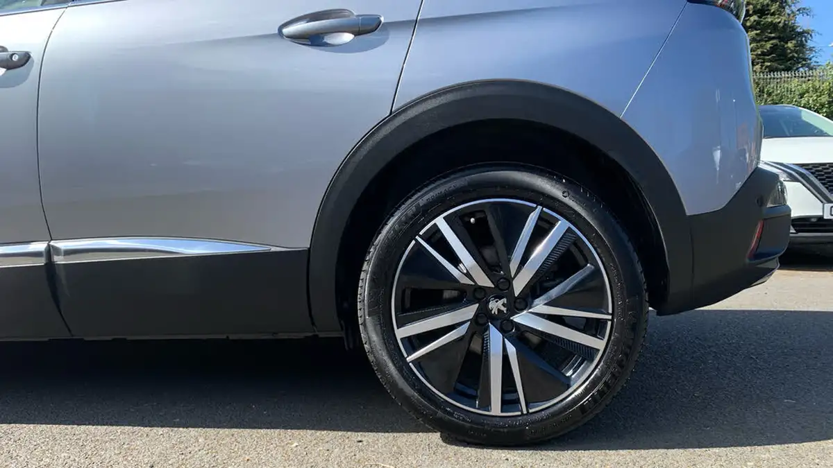 2021-peugeot-3008-suv-12-puretech-gt-premium-big-14