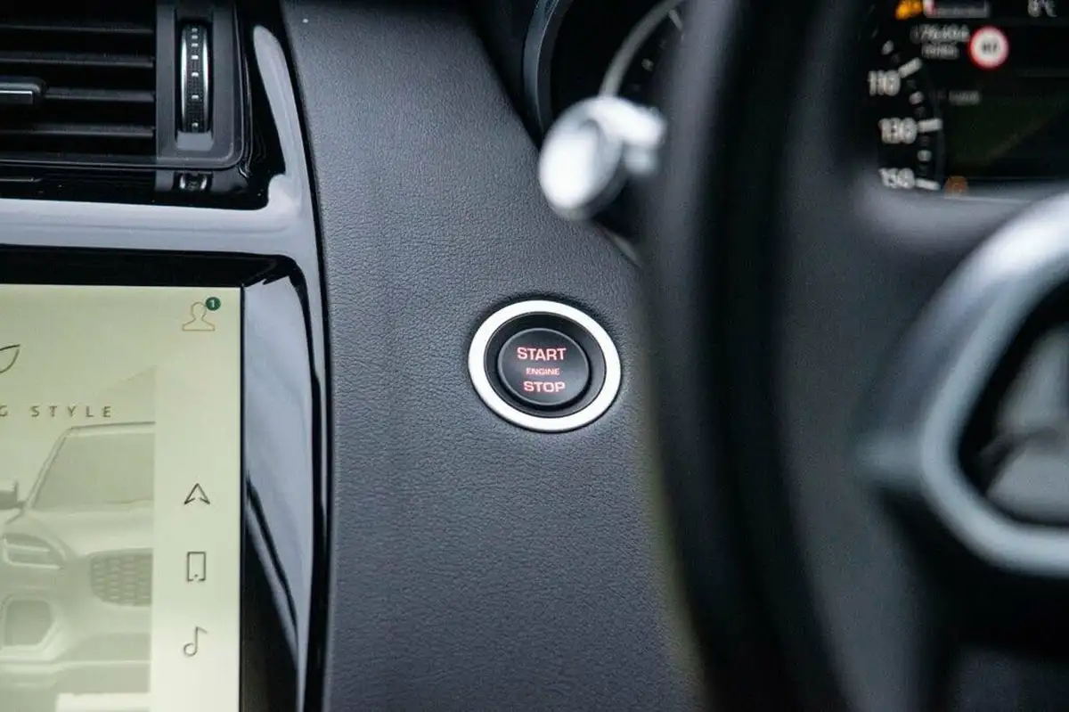 2021-jaguar-e-pace-20-d165-r-dynamic-se-big-15