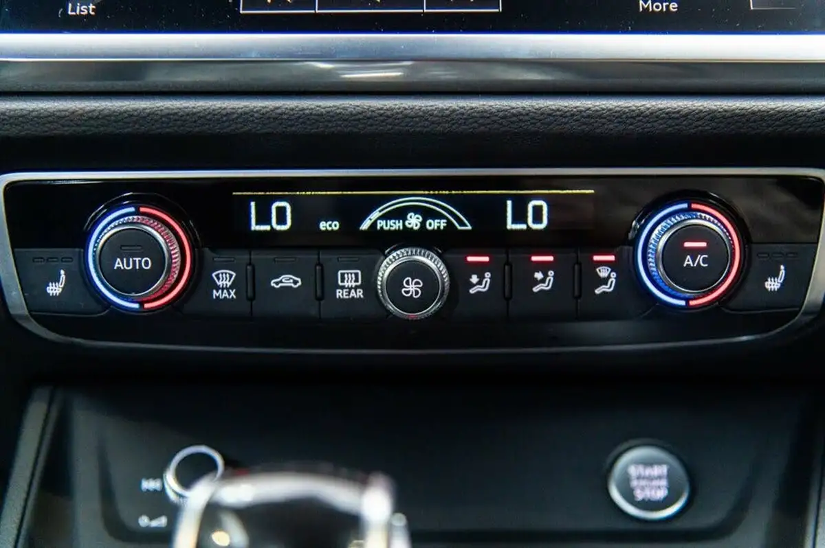 2019-audi-q3-20-40-tfsi-s-line-big-45