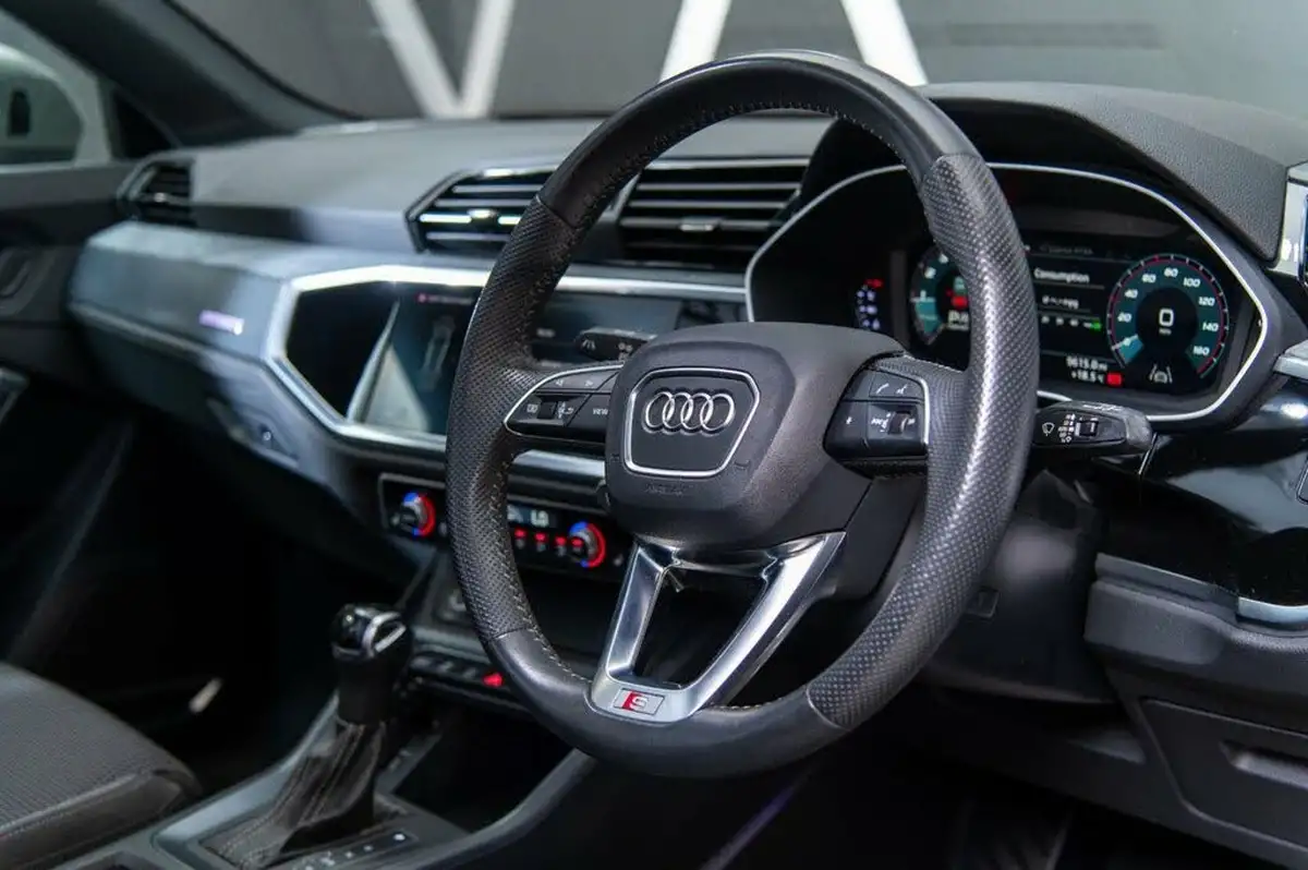 2019-audi-q3-20-40-tfsi-s-line-big-4