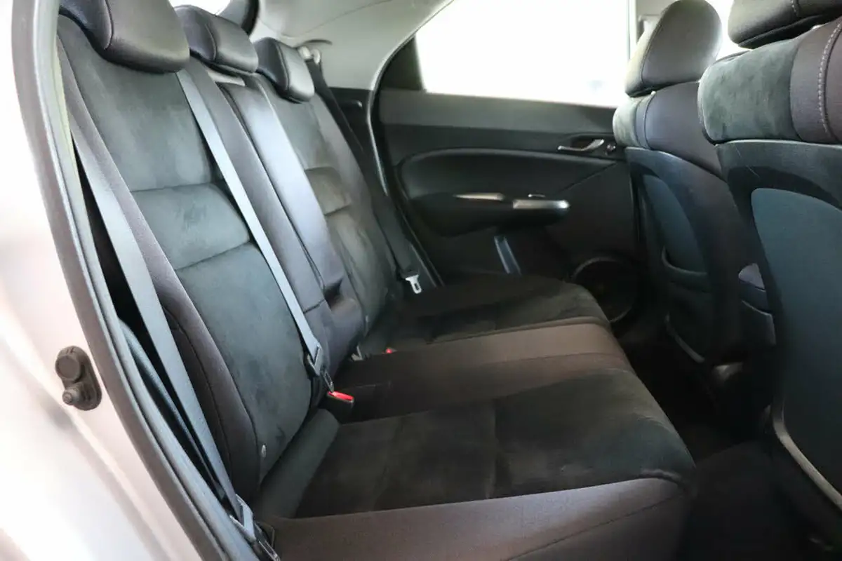 2011-honda-civic-18-es-t-big-27