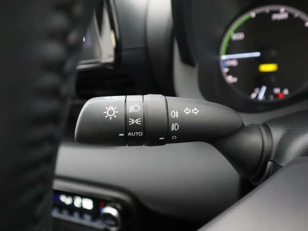 2024-toyota-yaris-15-vvt-i-icon-big-20