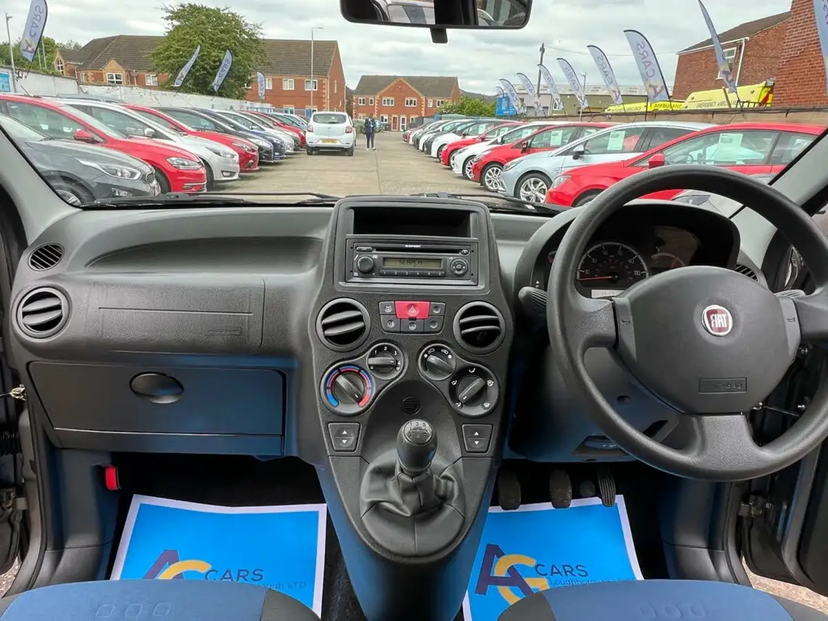 2012-fiat-panda-12-active-big-23