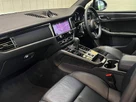 2023-porsche-macan-20-small-5
