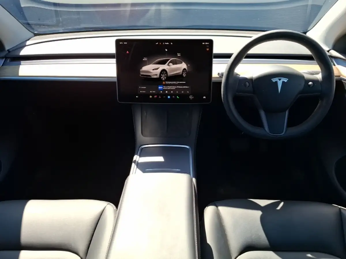 2022-tesla-model-y-e-long-range-big-2