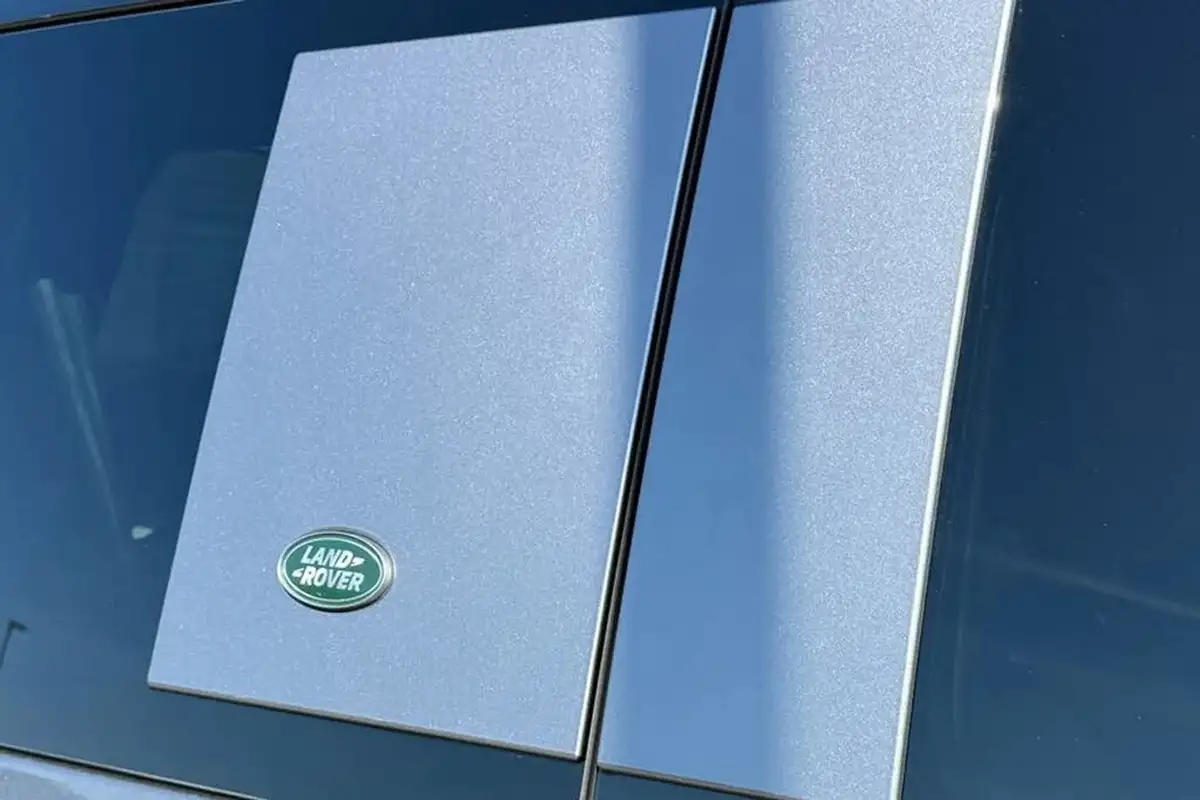 2024-land-rover-110-defender-30-d300-x-dynamic-hse-big-34