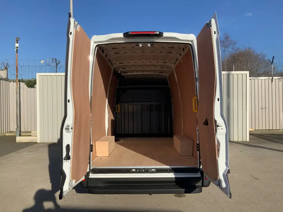 2023-iveco-daily-s-class-23td-35s14v-business-3520mm-h2-136pseu6dt-big-15