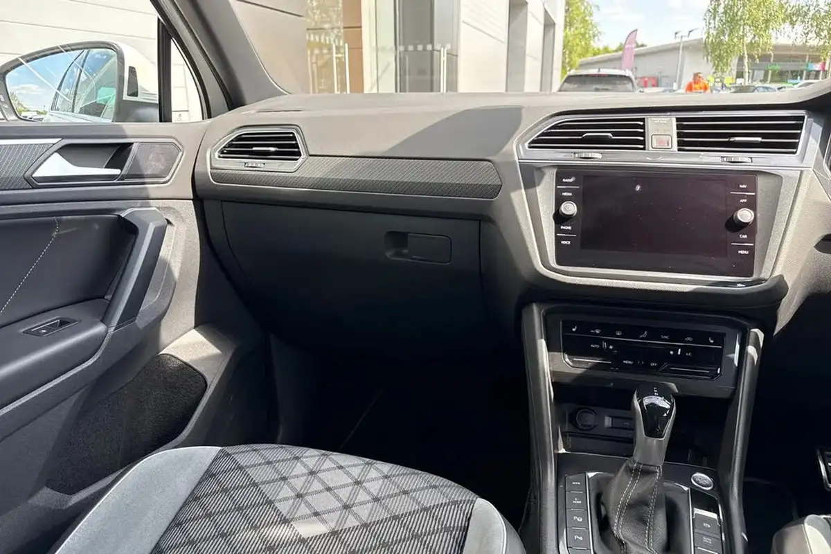 2021-volkswagen-tiguan-14-tsi-r-line-big-19