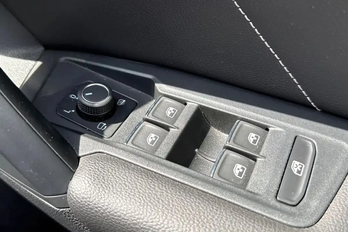 2021-volkswagen-tiguan-14-tsi-r-line-big-43