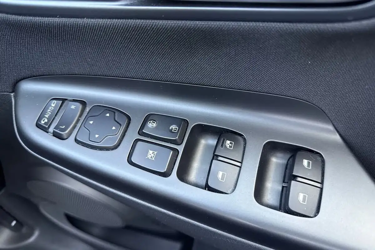 2022-hyundai-kona-16-gdi-premium-big-24
