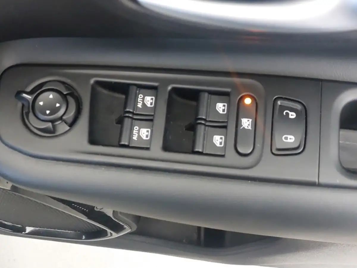 2022-jeep-renegade-13-gse-night-eagle-big-9