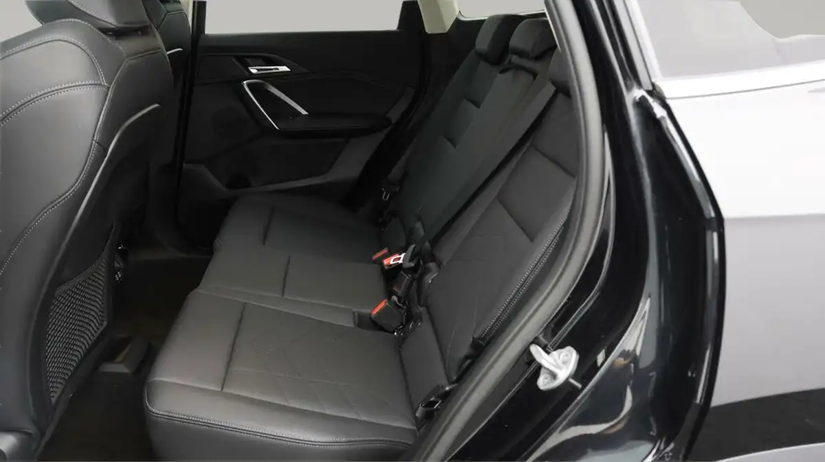 2022-bmw-x1-15-sdrive20i-xline-big-15