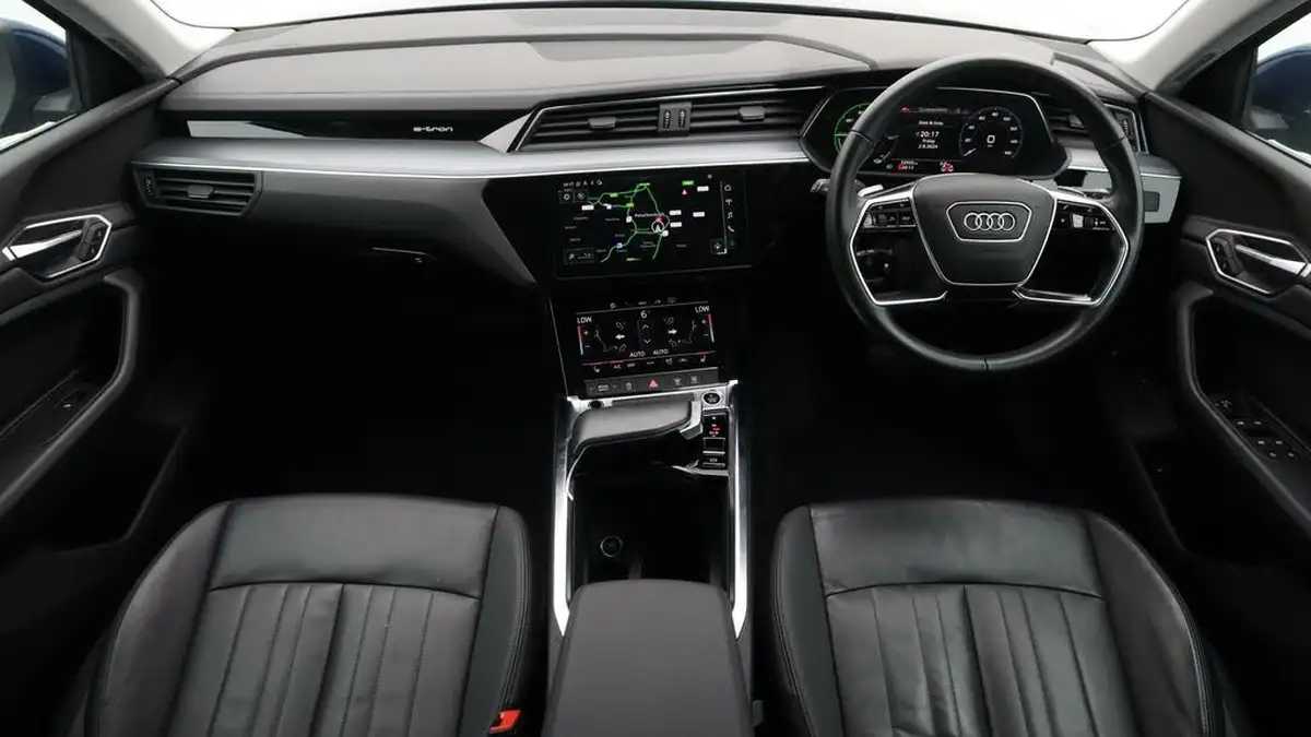 2021-audi-e-tron-50e-technik-station-wagon-big-13