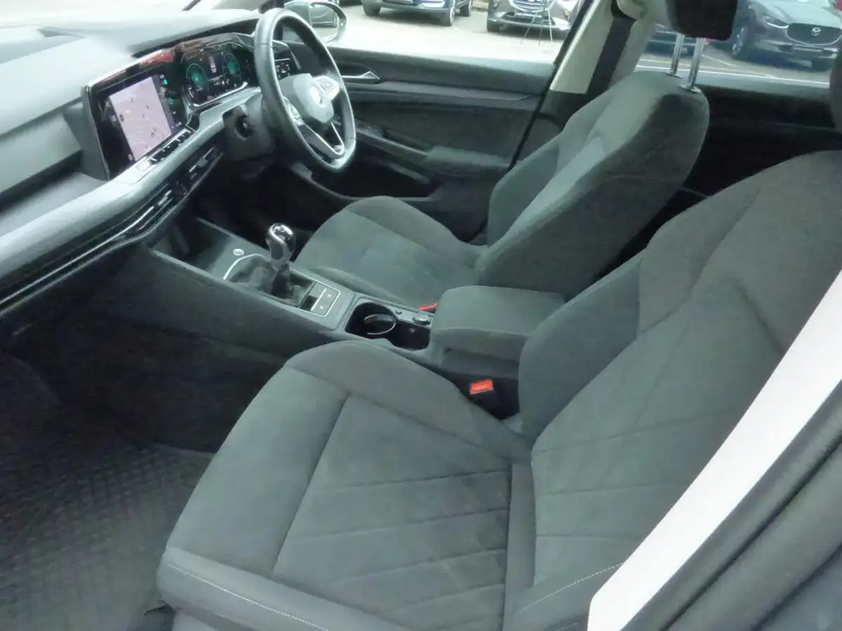 2020-volkswagen-golf-15-tsi-style-130ps-hatchback-big-15