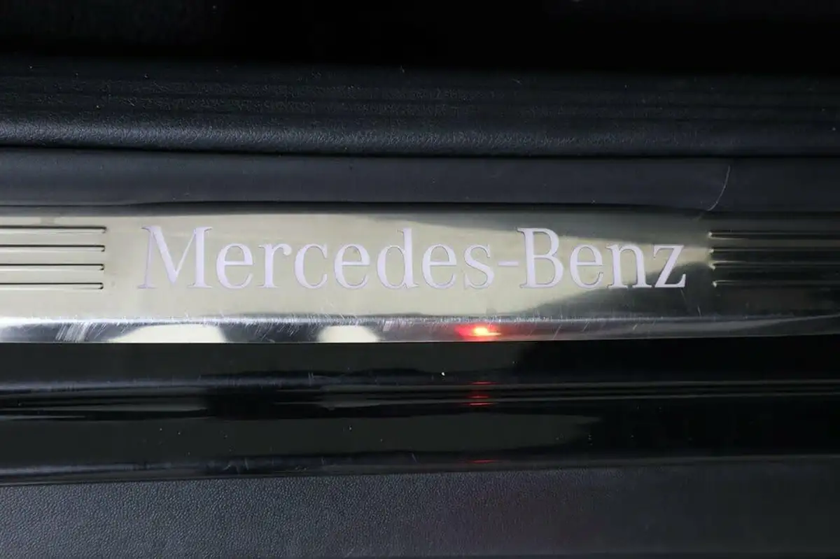 2019-mercedes-benz-glc-class-20d-glc220d-amg-line-premium-station-wagon-5d-big-52