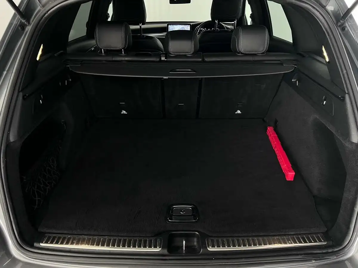 2020-mercedes-benz-glc-class-20d-glc300d-amg-line-premium-station-wagon-5d-big-9