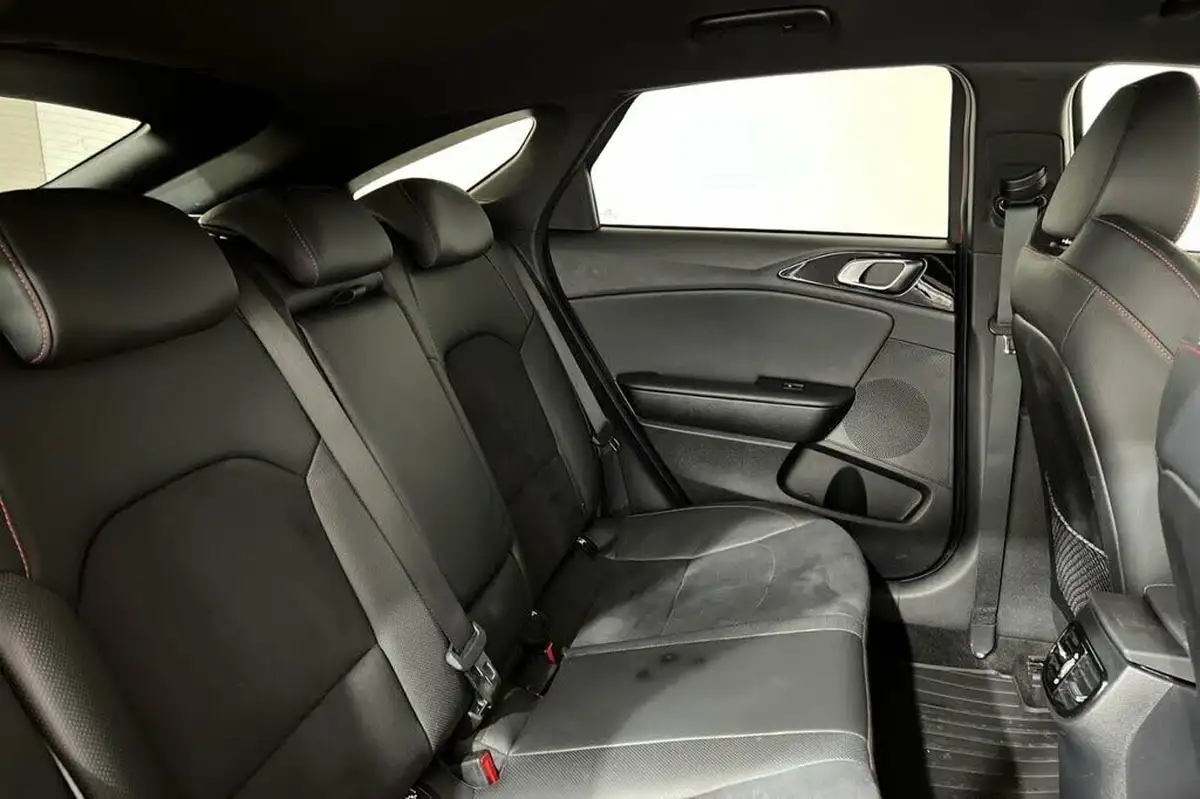 2020-kia-pro-ceed-16-t-gdi-gt-big-18