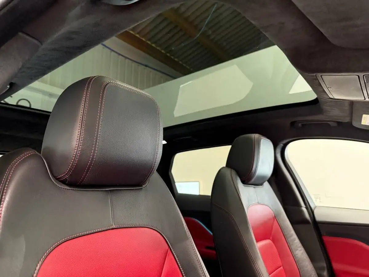 2019-jaguar-f-pace-20-i4d-chequered-flag-240ps-big-10