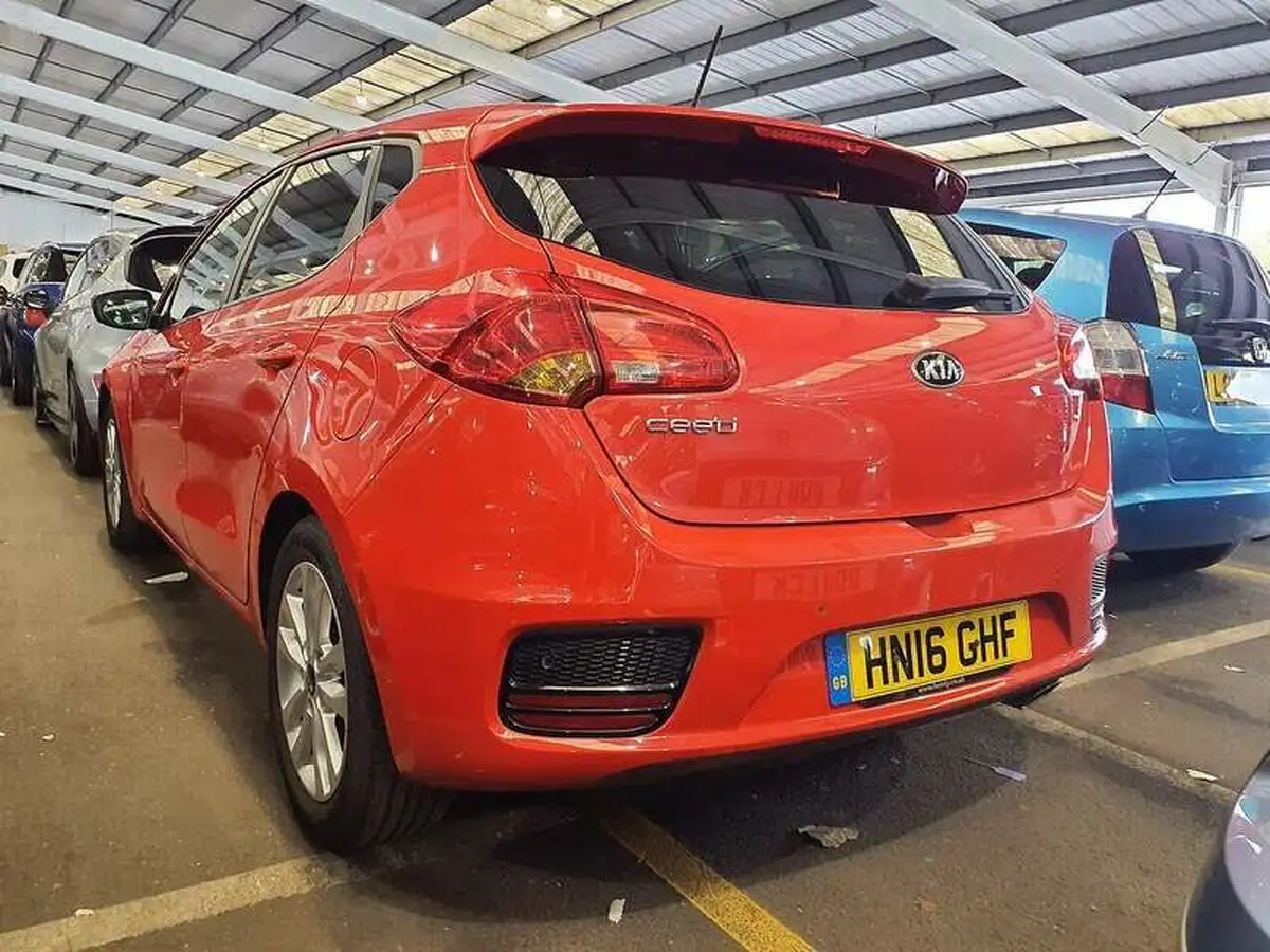 2016-kia-ceed-14-sr7-hatchback-big-2