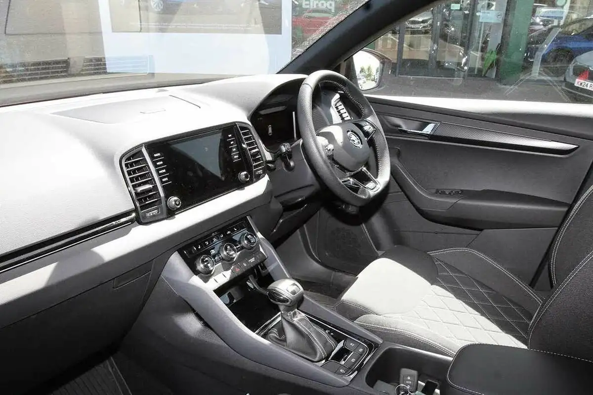 2023-skoda-karoq-15-tsi-sportline-dsg-big-1