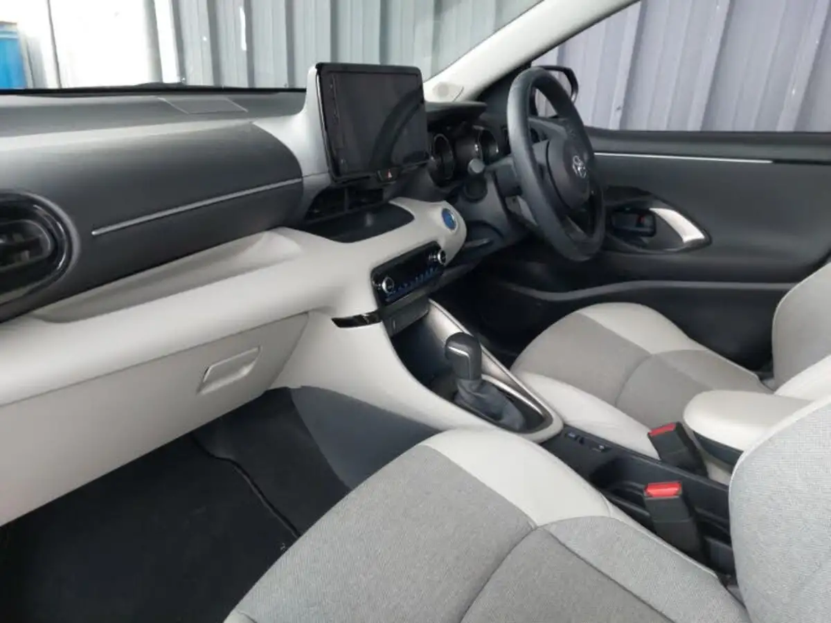 2022-toyota-yaris-cross-15-vvt-i-excel-city-packpan-roof-big-4