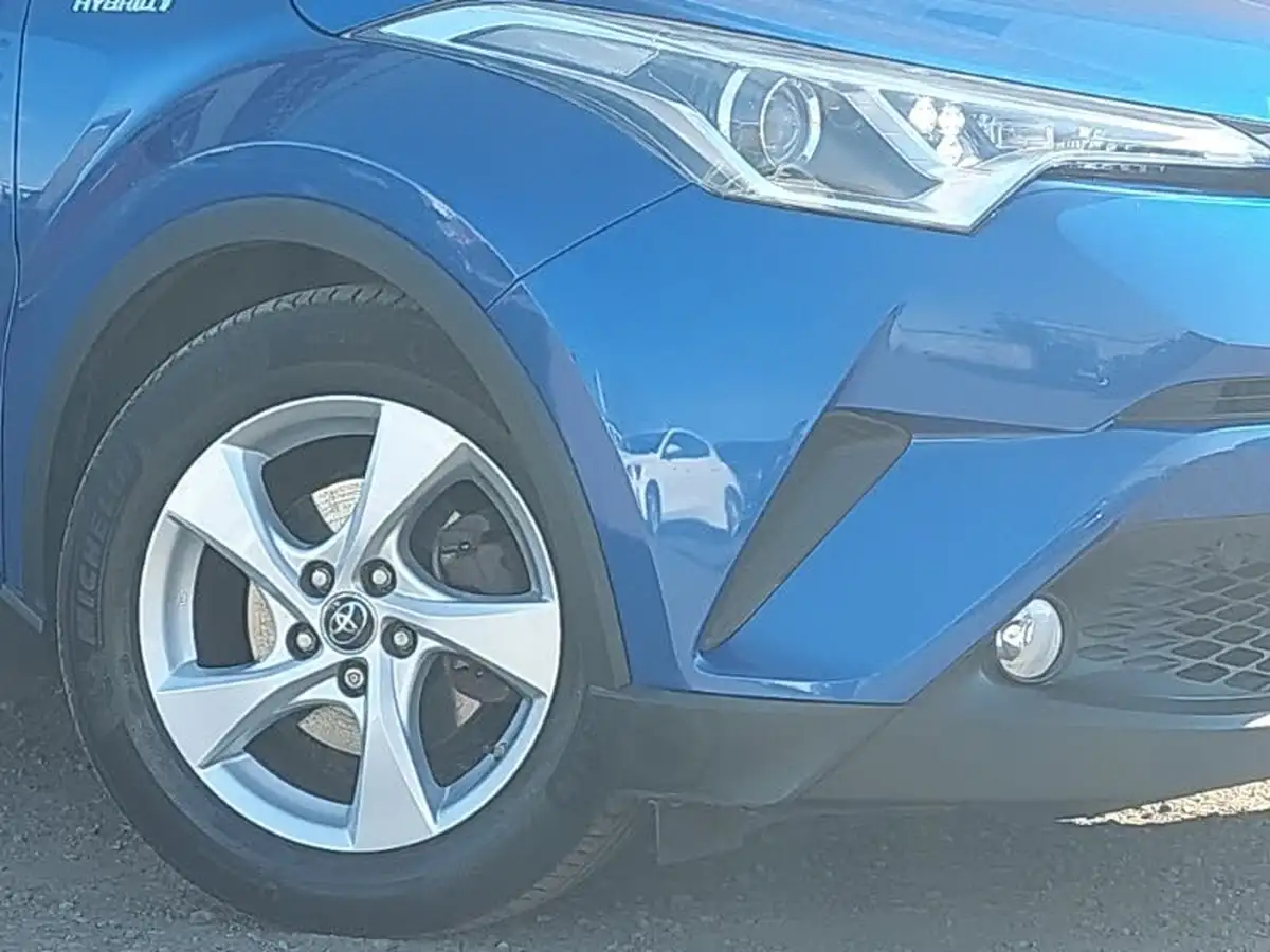 2017-toyota-c-hr-18-vvt-i-icon-big-8