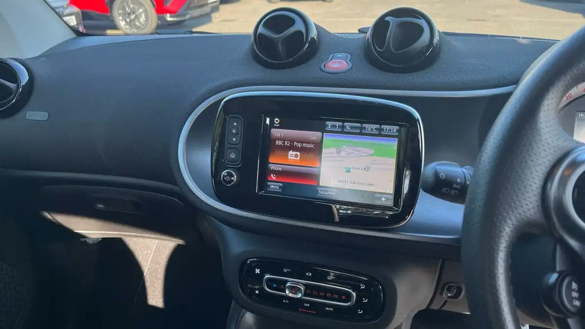 2020-smart-fortwo-eq-pulse-premium-coupe-big-6