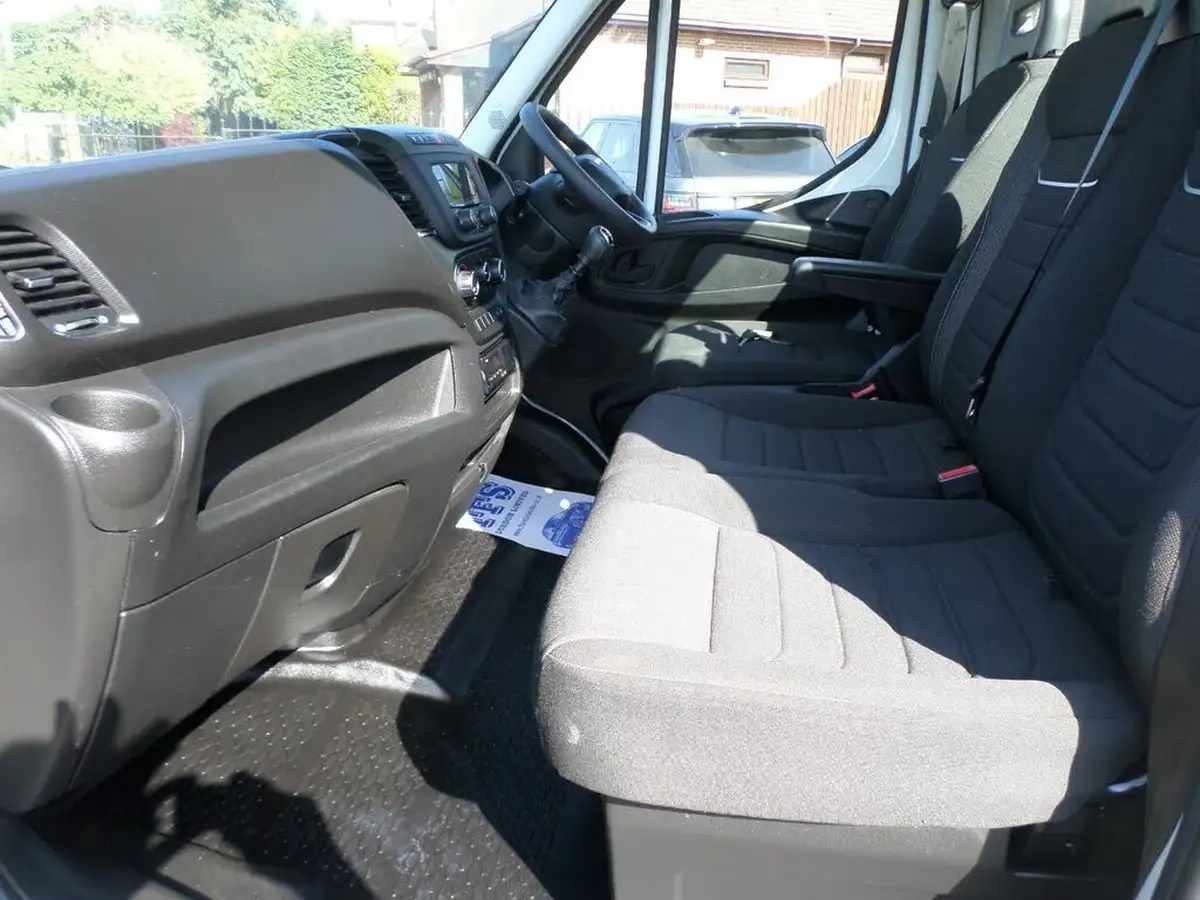 2023-iveco-daily-s-class-23td-35s16-business-3750mm-156pseu6d-3750mm-hi-matic-big-10