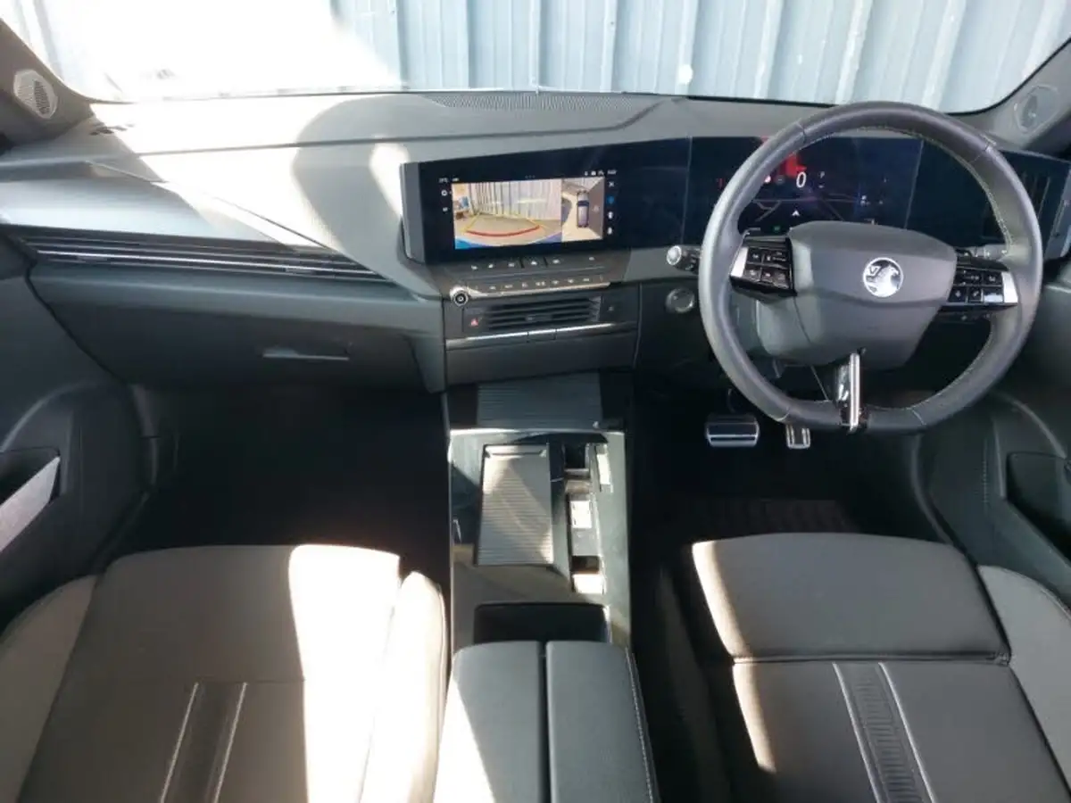 2024-vauxhall-astra-12-turbo-gs-130ps-sport-tourer-auto-big-2