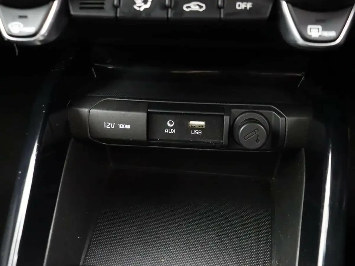 2020-kia-stonic-10-t-gdi-4-dct-big-30