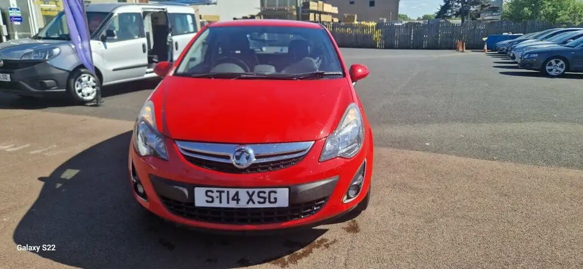 2014-vauxhall-corsa-10-excite-3d-big-3