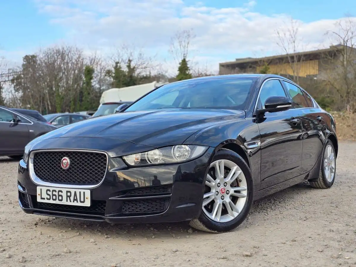 2016-jaguar-xe-20d-prestige-180ps-auto-big-10