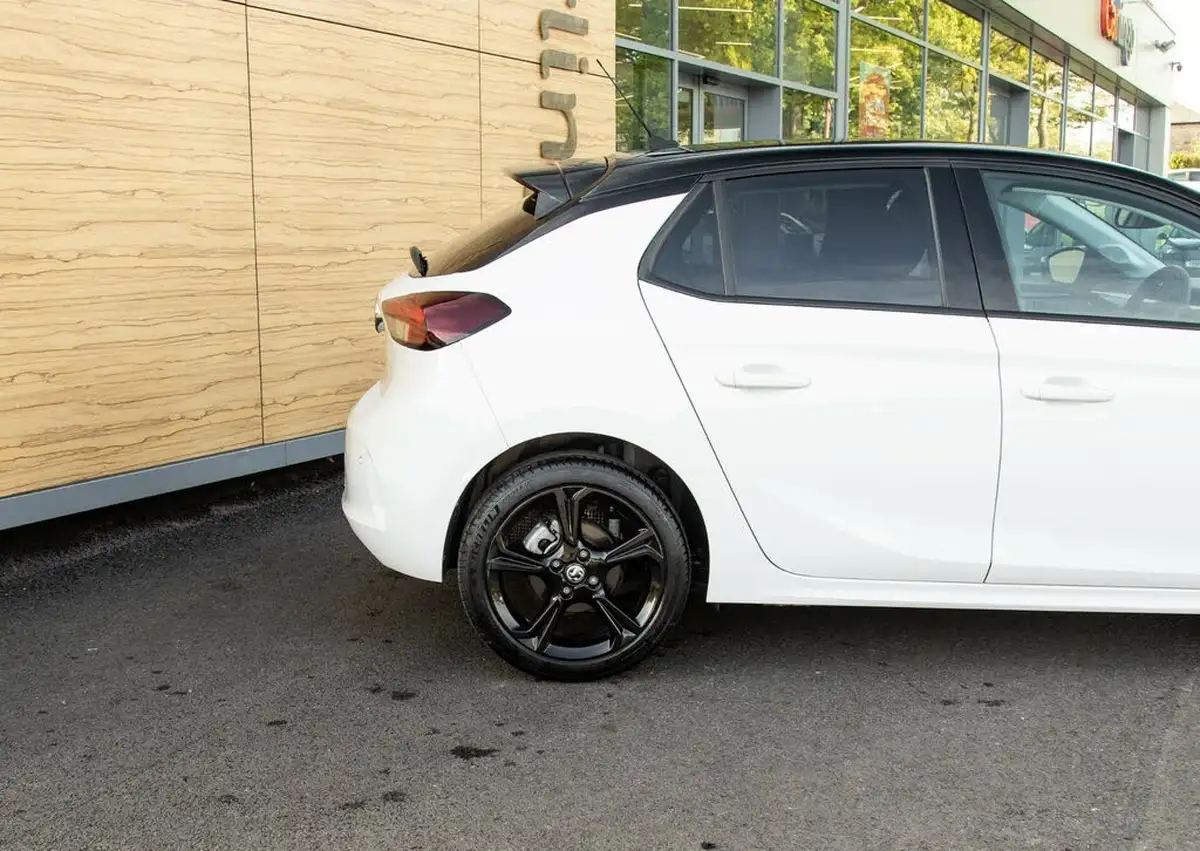 2021-vauxhall-corsa-12-turbo-griffin-edition-big-7