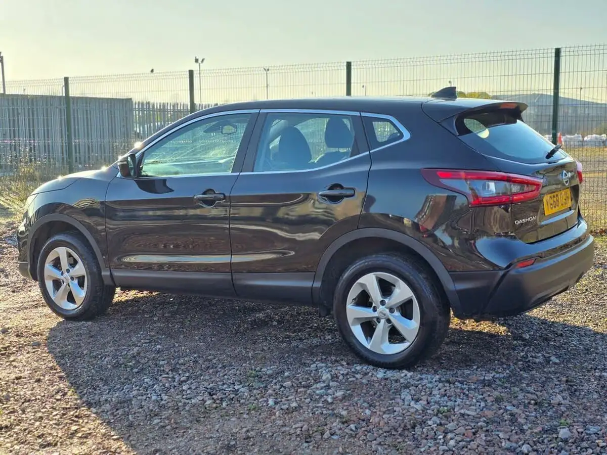 2018-nissan-qashqai-15dci-acenta-premium-heat-pack-big-8