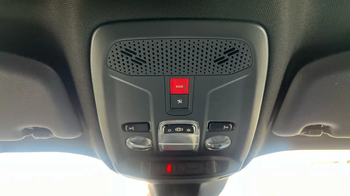 2023-peugeot-2008-suv-12-puretech-allure-premium-100bhp-big-36