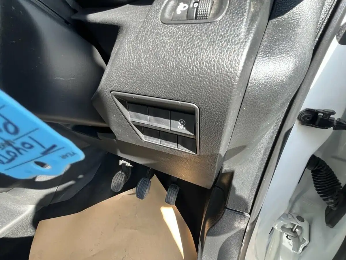 2022-toyota-proace-city-15d-active-big-17