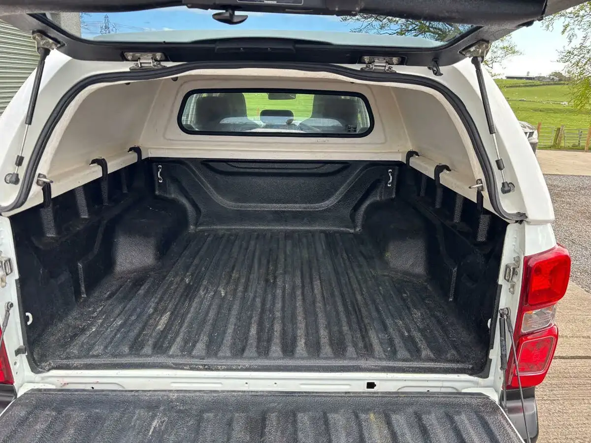 2021-isuzu-d-max-19td-utility-4x4-double-pickup-big-16