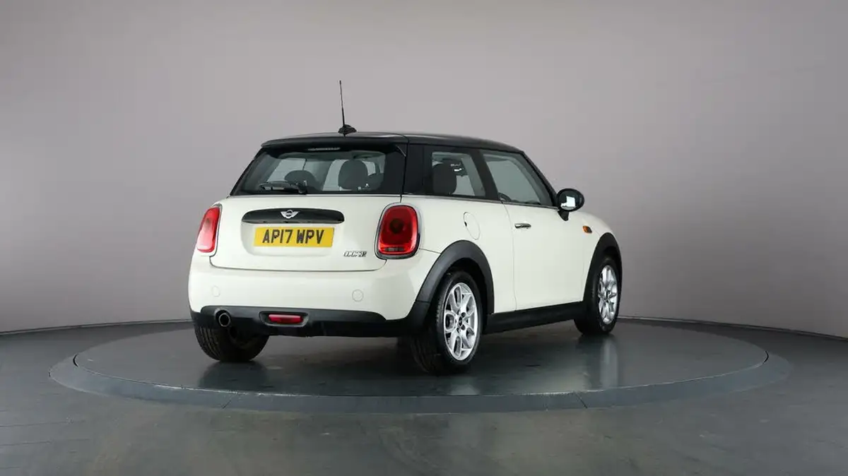 2017-mini-cooper-15-cooper-ss-hatchback-3d-big-63