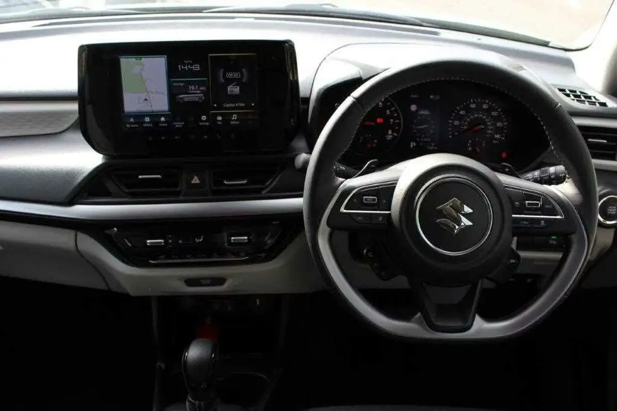 2024-suzuki-swift-12-ultra-cvt-big-18