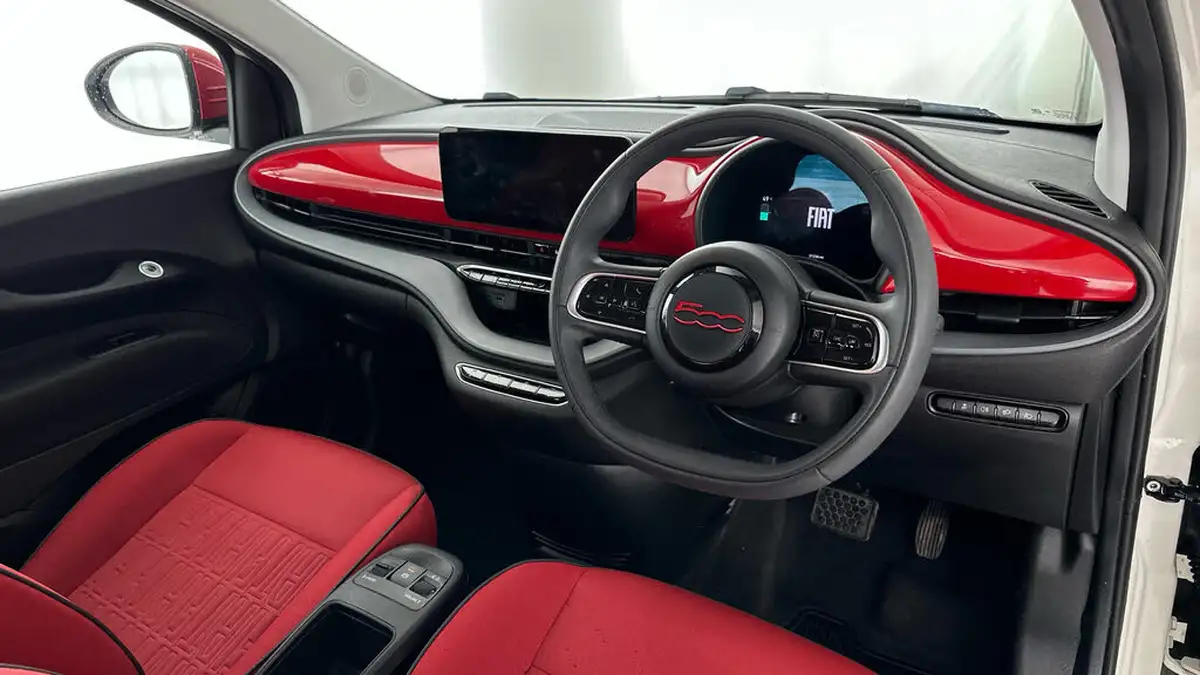 2022-fiat-500-e-red-117bhp-big-8