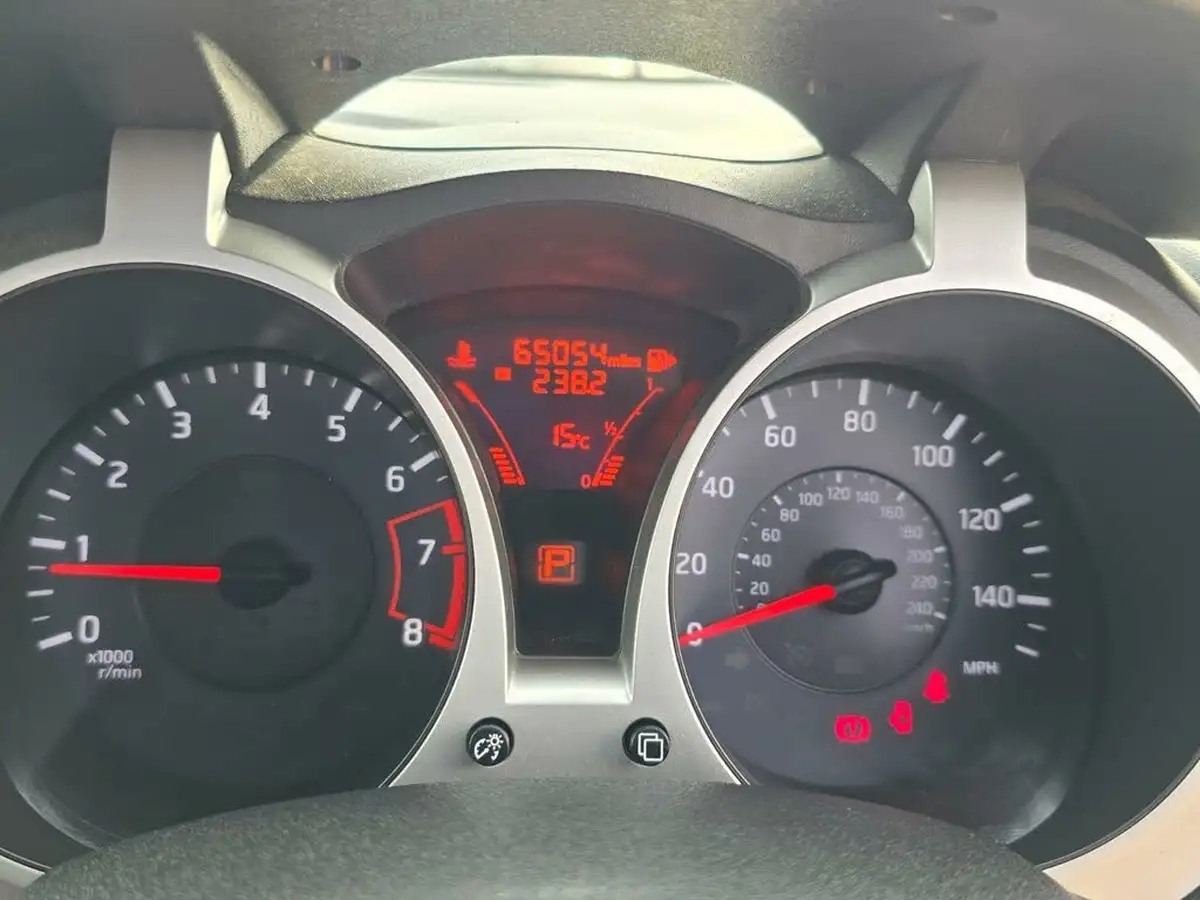 2014-nissan-juke-16-acenta-premium-117ps-1598cc-xtronic-cvt-big-40