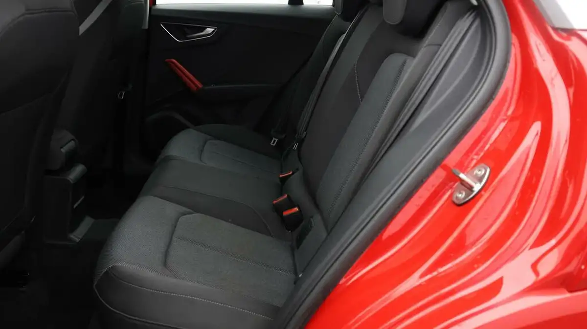 2020-audi-q2-16-30-tdi-sport-big-15