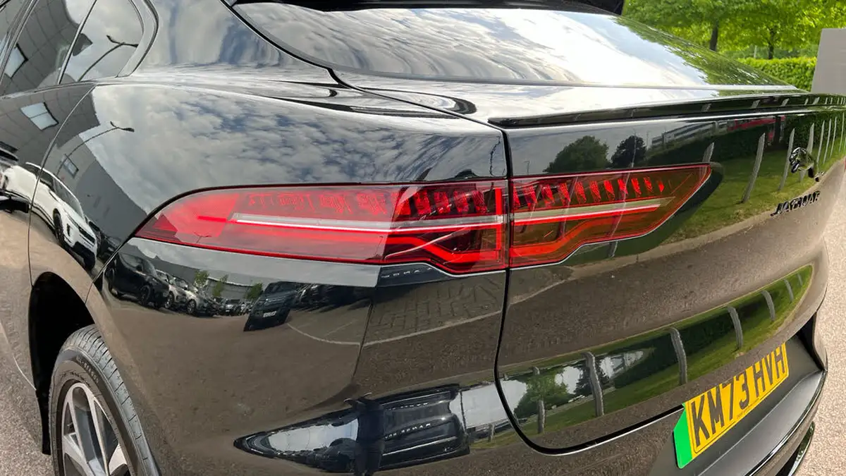2023-jaguar-i-pace-ev400-r-dynamic-hse-black-big-18