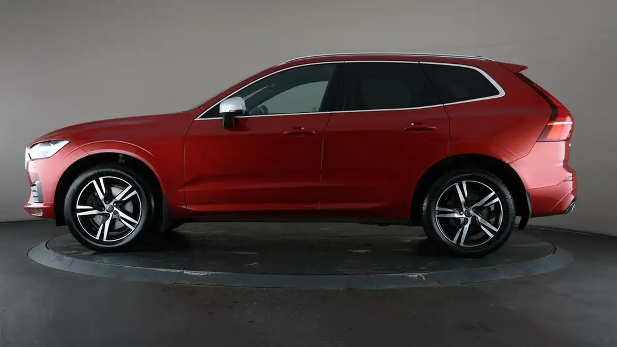 2019-volvo-xc60-20td-d4-r-design-4x4-ss-geartronic-big-4