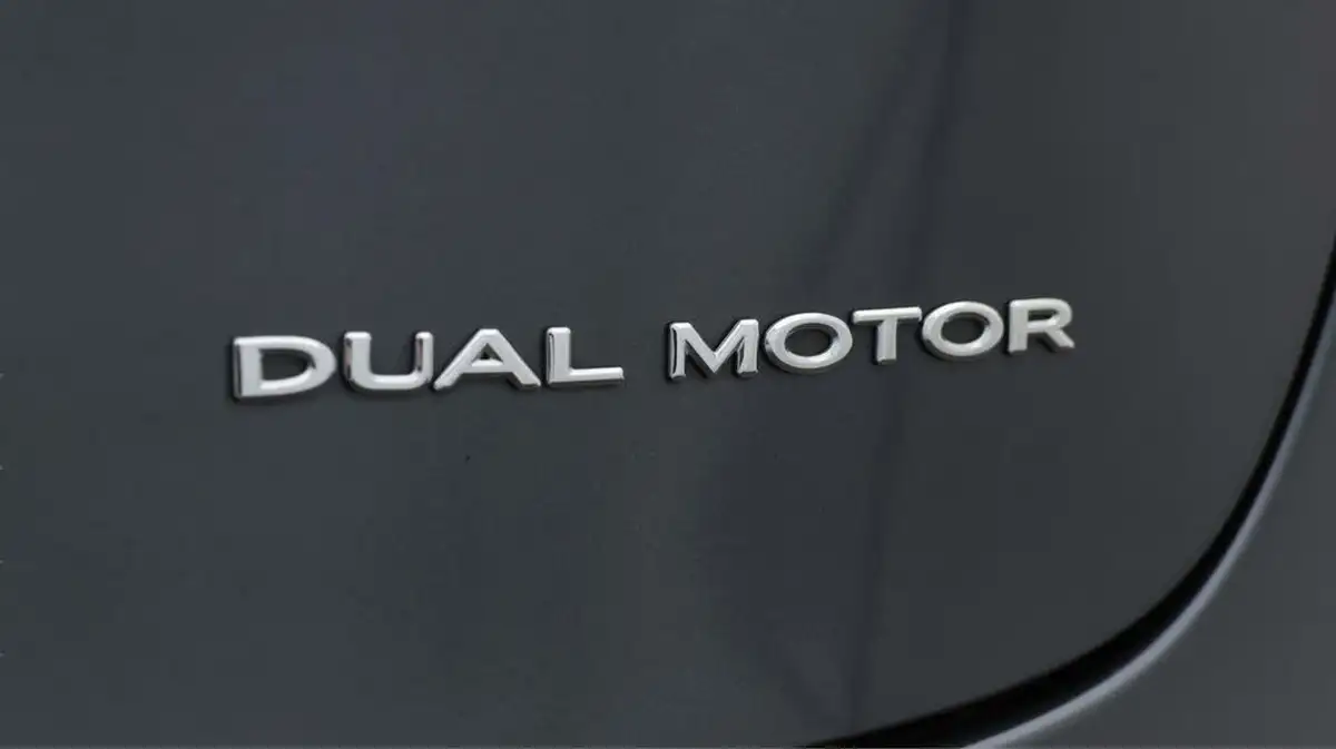 2021-tesla-model-3-e-long-range-4x4-big-22