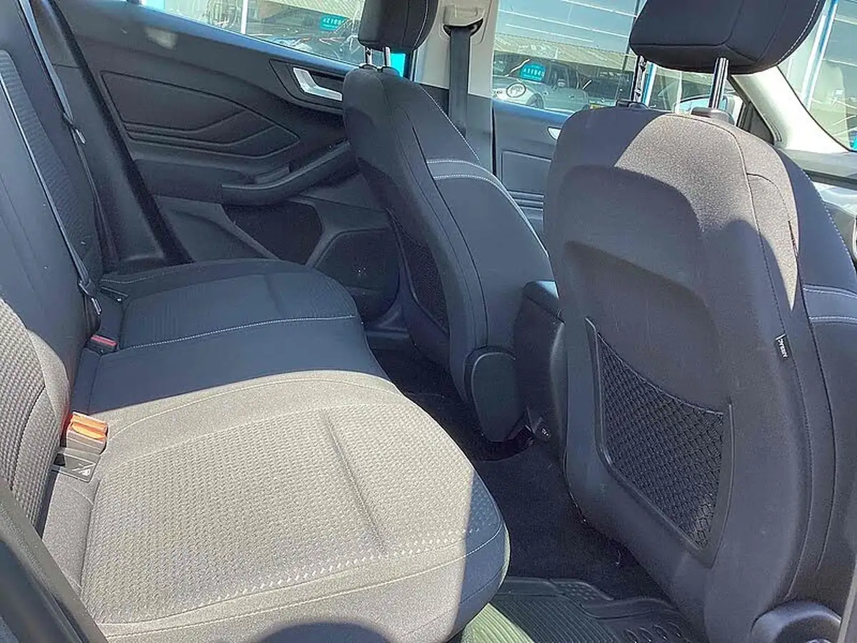2019-ford-focus-15-zetec-95ps-ss-hatchback-big-23